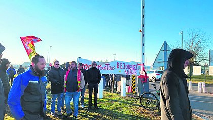 Illustration la lutte pour les salaires continue