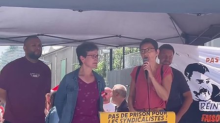 Illustration Rassemblement de soutien aux cinq militants attaqués en justice par La Poste